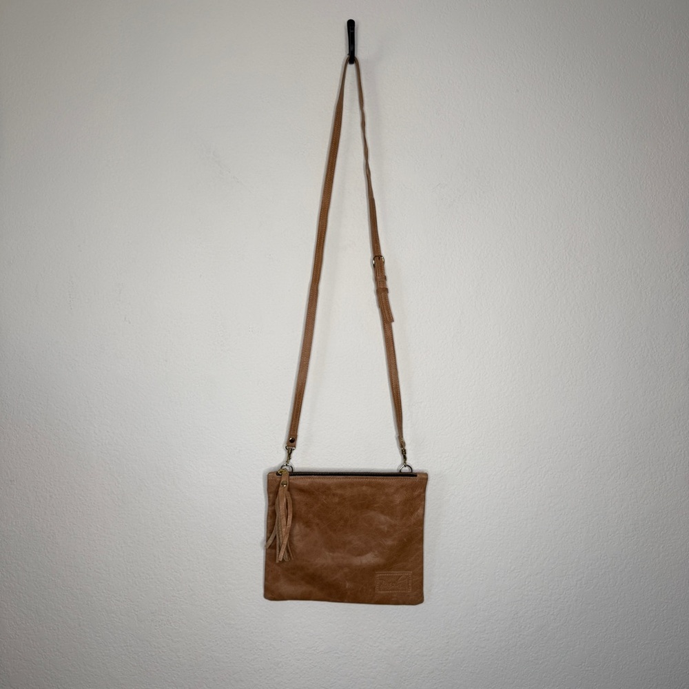 Beaudin Tan Leather Crossbody Bag Tassel Zip Adjustable Strap Size OS
